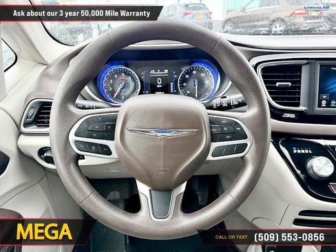 Used 2020 Chrysler Voyager LX image 23