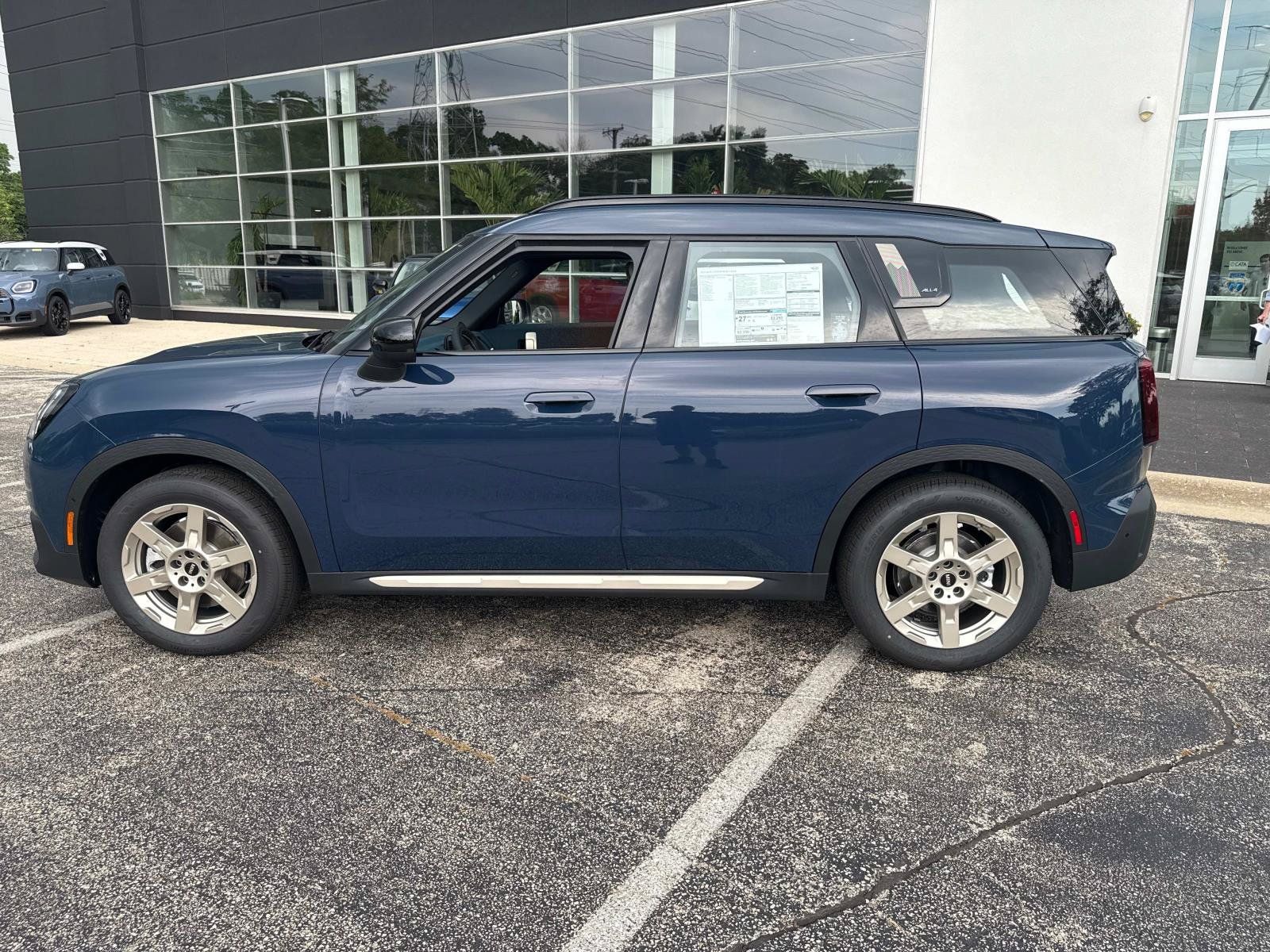 Certified 2025 MINI Cooper Countryman S AWD/4WD image 8