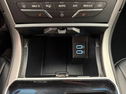 Used 2020 Ford Edge SEL FWD image 29