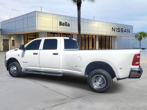 Used 2022 RAM 3500 Tradesman AWD/4WD image 3