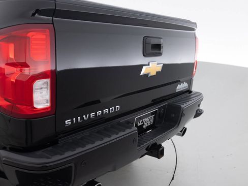 Used 2018 Chevrolet Silverado 1500 High Country image 16