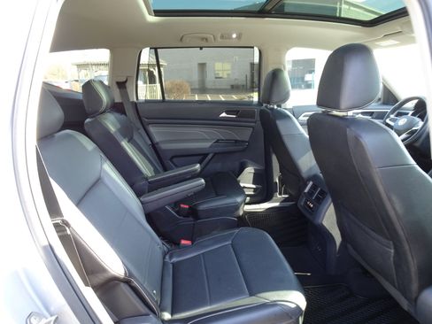 Used 2021 Volkswagen Atlas SE w/ Panoramic Sunroof Package image 23