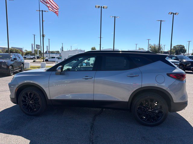 New 2026 Chevrolet Blazer LT w/ LPO, Black Sport Package FWD image 6