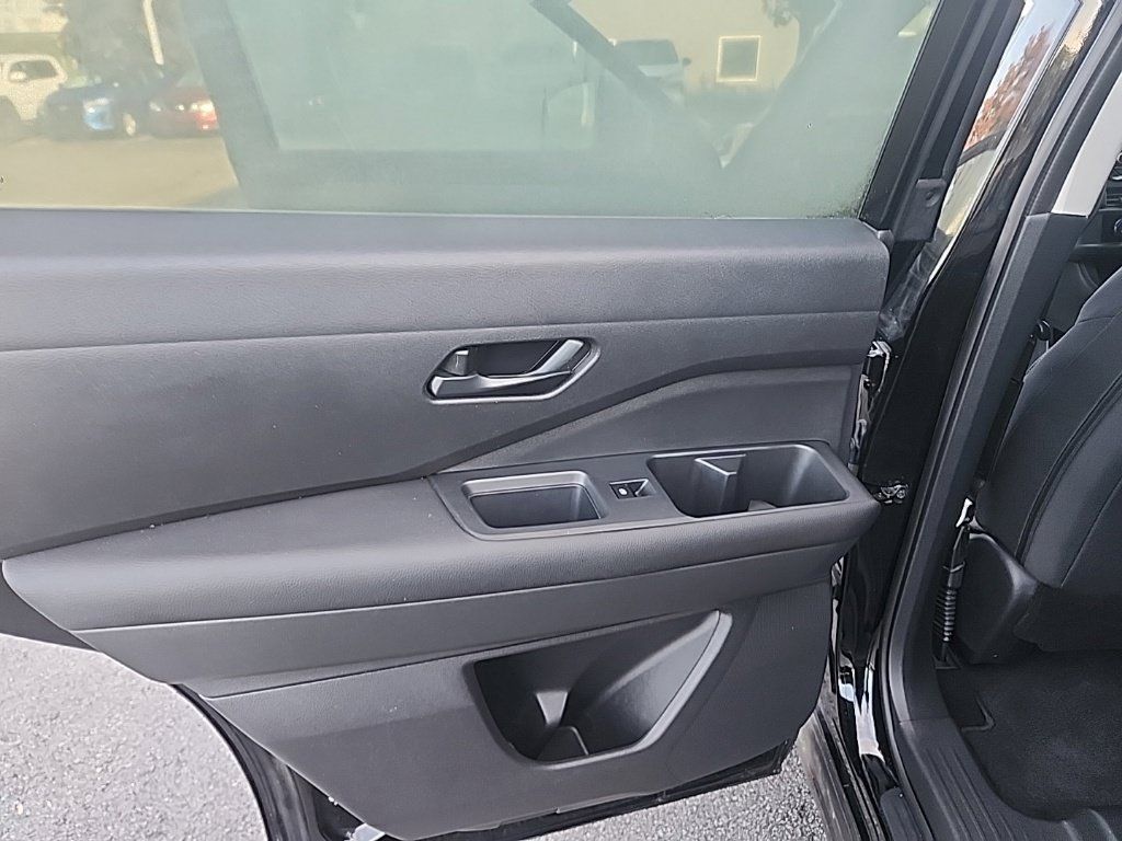 Certified 2024 Nissan Pathfinder S AWD/4WD image 23