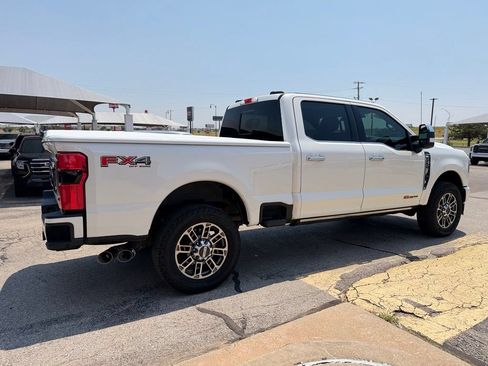 Used 2025 Ford F250 Platinum w/ Platinum Plus Package AWD/4WD image 4