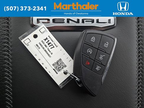 Used 2025 GMC Yukon XL Denali image 28