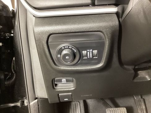 Used 2024 Jeep Grand Cherokee L Limited w/ Black Appearance Package AWD/4WD image 14