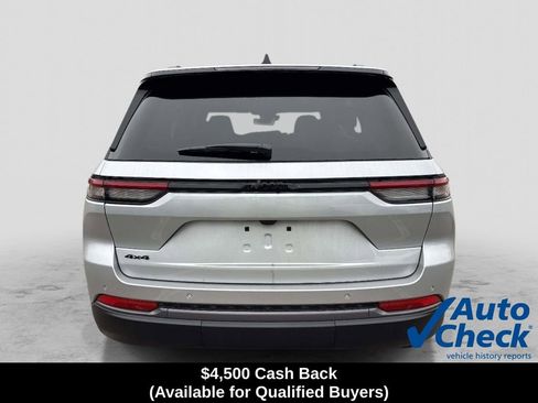 New 2026 Jeep Grand Cherokee Altitude AWD/4WD image 3