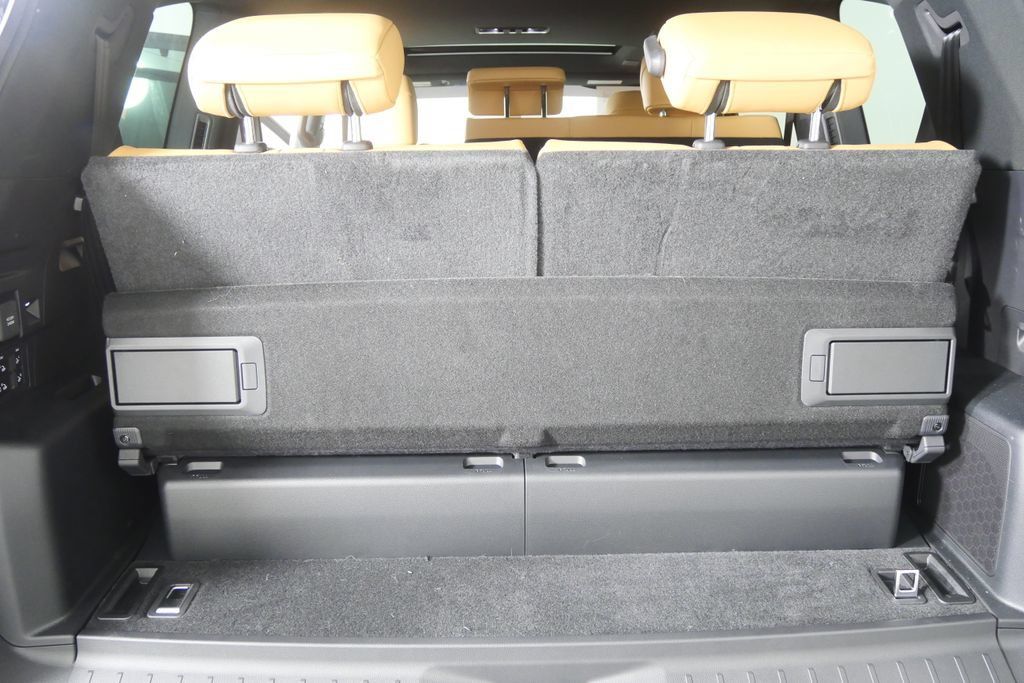 Used 2026 Lexus LX 700h Luxury w/ Appearance Package AWD/4WD image 19