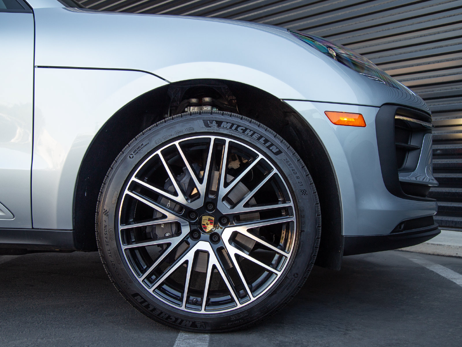 Certified 2026 Porsche Macan AWD/4WD image 11