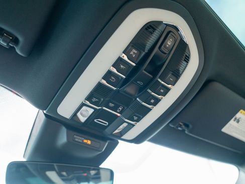 New 2026 Porsche Macan S image 23