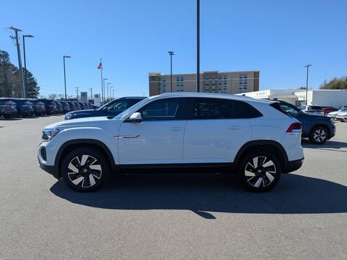 New 2025 Volkswagen Atlas Cross Sport SE image 6