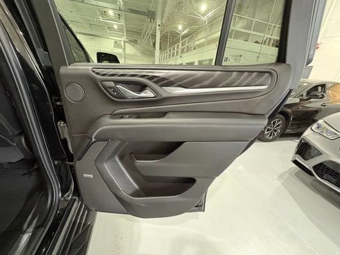 Used 2024 GMC Yukon Denali w/ Advanced Technology Package AWD/4WD image 59