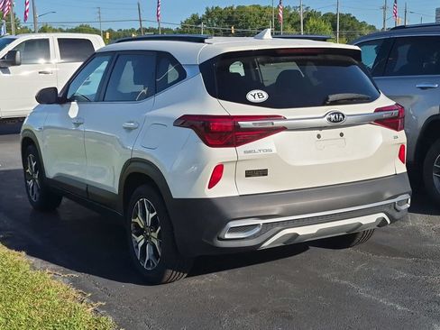 Used 2021 Kia Seltos EX AWD/4WD image 3