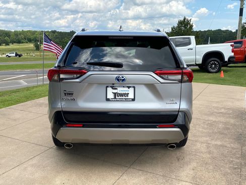 Used 2022 Toyota RAV4 SE w/ Convenience Package AWD/4WD image 5