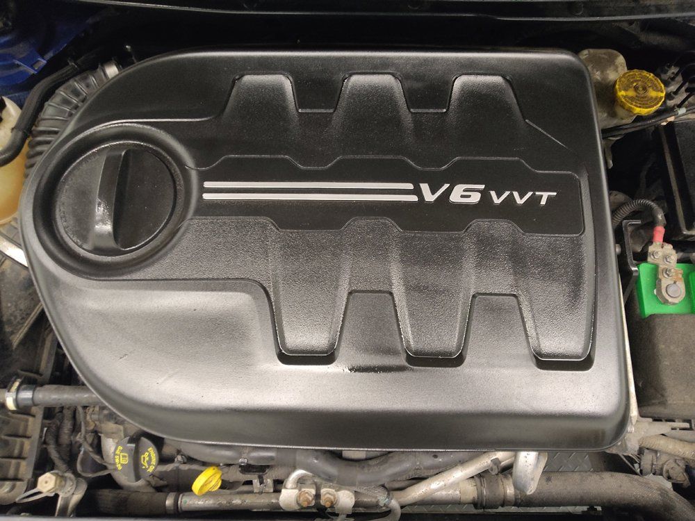 Used 2015 Chrysler 200 C FWD image 30