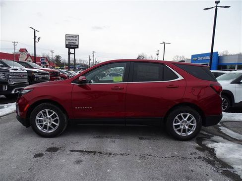 Used 2024 Chevrolet Equinox LT image 2