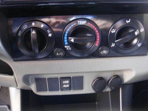 Used 2013 Toyota Tacoma 2WD Access Cab w/ SR5 Pkg image 9