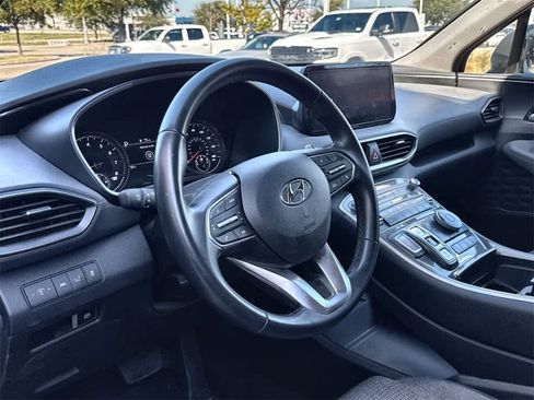 Used 2023 Hyundai Santa Fe SEL image 2