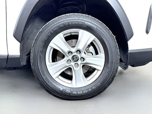 Used 2021 Toyota RAV4 LE image 35