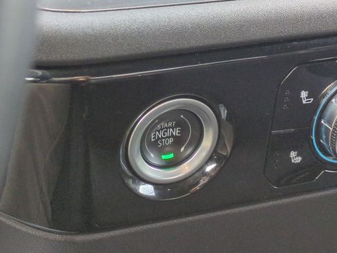 Used 2024 GMC Sierra 1500 Elevation image 17