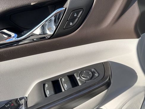 Used 2022 GMC Acadia SLT image 10