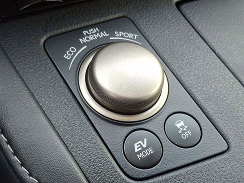 Used 2018 Lexus ES 300h image 25