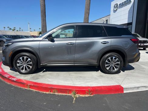 Used 2023 INFINITI QX60 Pure FWD image 2