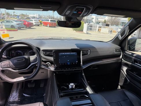 Used 2024 Jeep Wagoneer L 4WD image 14