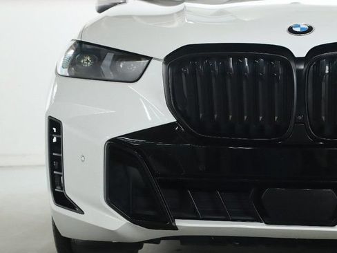 Used 2024 BMW X5 xDrive40i w/ M Sport Package AWD/4WD image 7