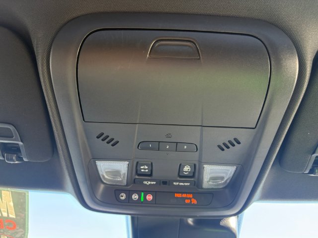 Used 2021 Cadillac XT4 Premium Luxury w/ Cold Weather Package FWD image 22