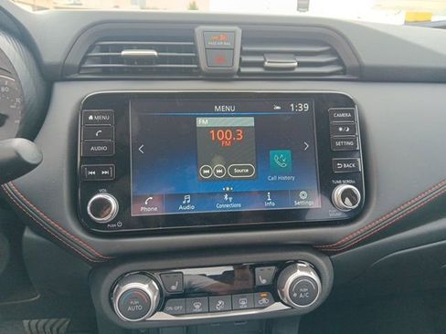 New 2025 Nissan Versa SR w/ Trunk Package image 19