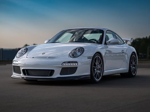 Used 2010 Porsche 911 GT3 RWD image 19
