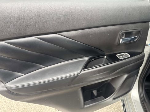 Used 2022 Mitsubishi Outlander GT AWD/4WD image 9
