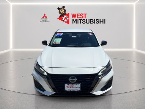Used 2024 Nissan Altima 2.5 SR FWD image 8