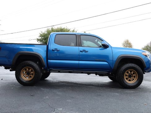 Used 2016 Toyota Tacoma SR5 image 4