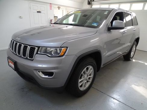 Used 2018 Jeep Grand Cherokee Laredo AWD/4WD image 15