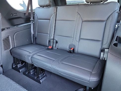 Used 2022 Chevrolet Suburban Z71 w/ Z71 Off-Road Package image 17