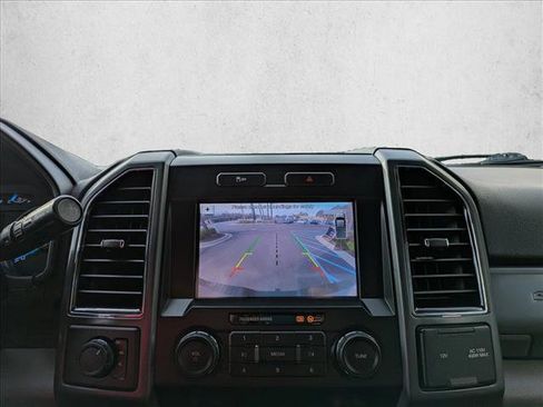 Used 2019 Ford F250 XLT w/ XLT Premium Package image 13
