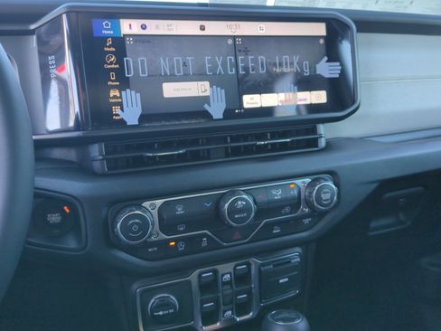 New 2026 Jeep Gladiator Sport AWD/4WD image 12