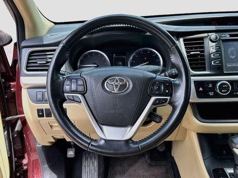 Used 2018 Toyota Highlander XLE FWD image 14