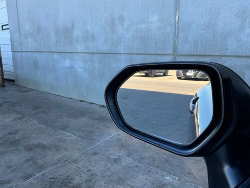 Used 2025 Toyota Camry SE image 18