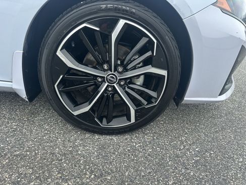 Used 2023 Nissan Altima 2.5 SR image 4