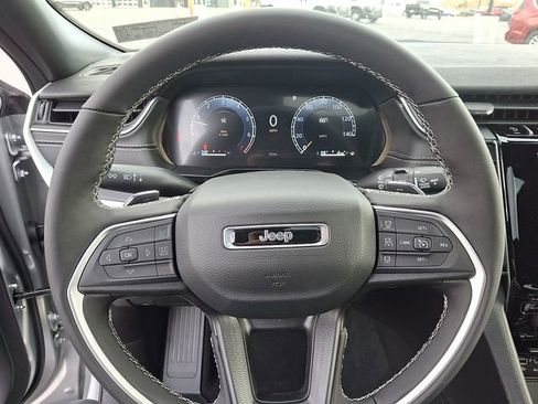 New 2025 Jeep Grand Cherokee L Altitude image 19