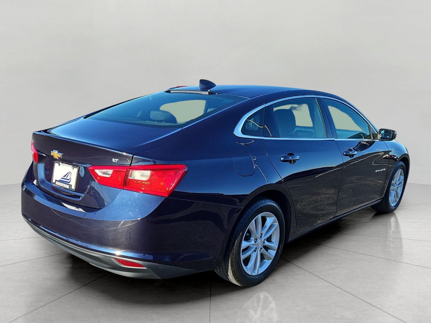 Used 2017 Chevrolet Malibu LT FWD image 8