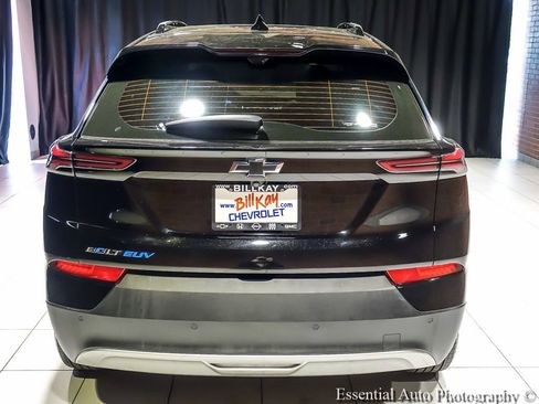 Used 2023 Chevrolet Bolt EUV Premier w/ Sun & Sound Package FWD image 7