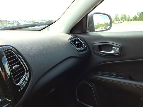 Used 2020 Jeep Compass Limited AWD/4WD image 12