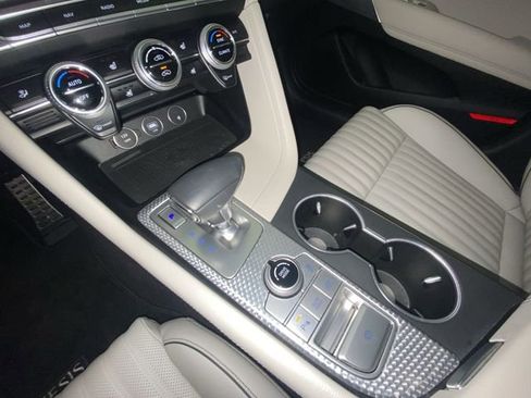 Used 2023 Genesis G70 2.0T w/ Sport Prestige Package RWD image 20