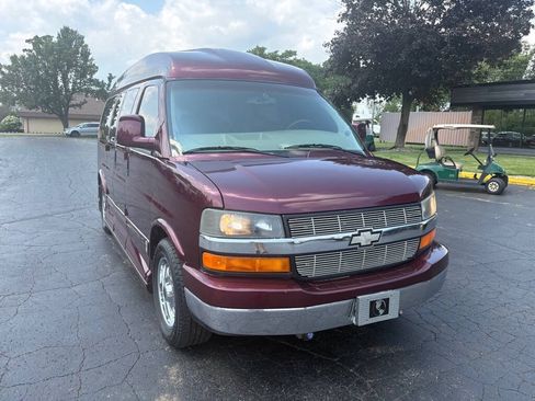 Used 2003 Chevrolet Express 1500 w/ Preferred Equipment Group 4 RWD image 3