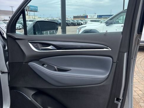 Used 2023 Buick Enclave Essence image 33